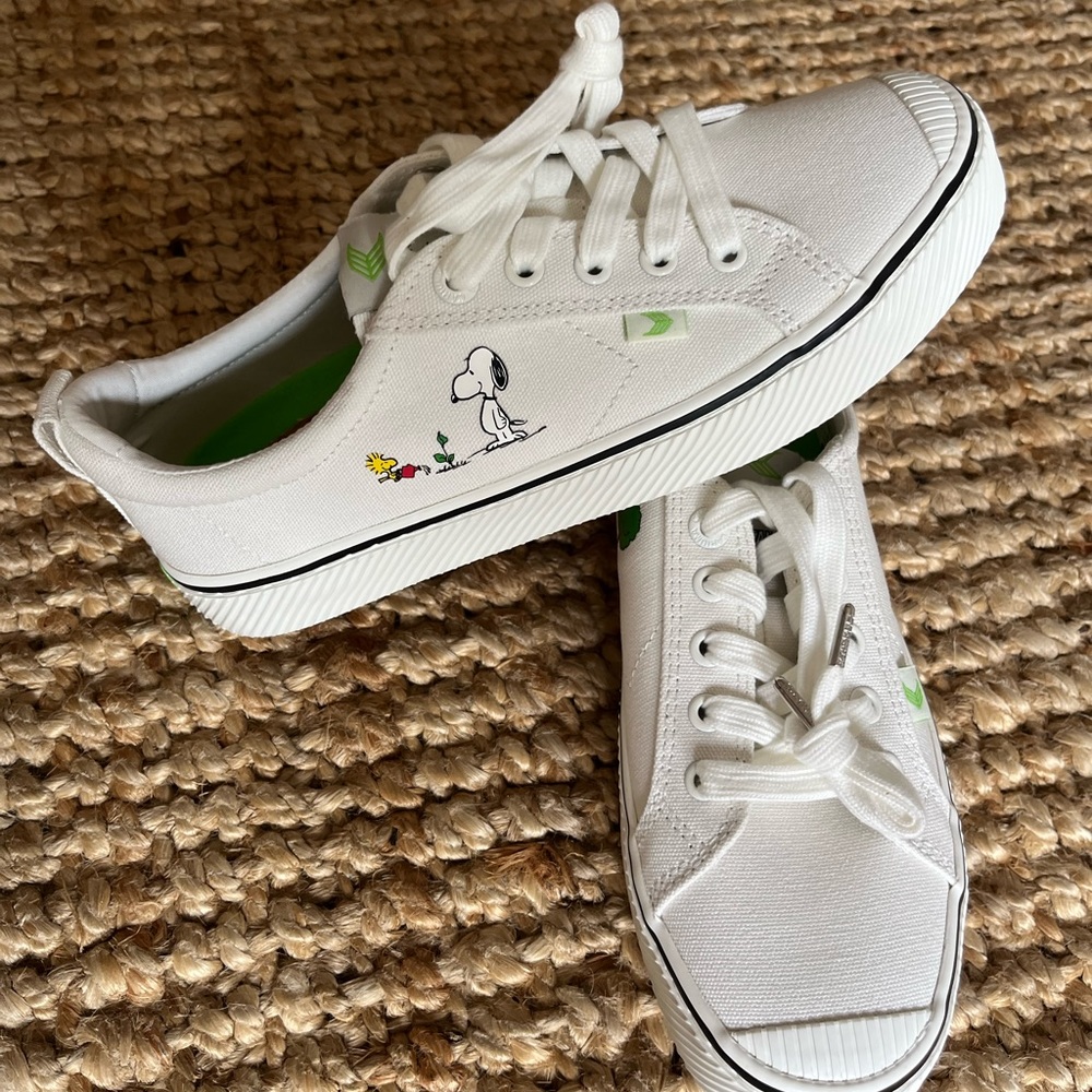 Cariuma X Peanuts collab shoe